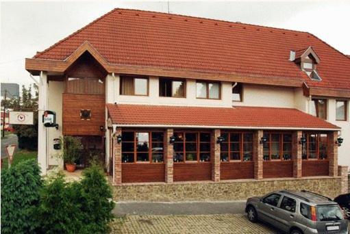 Il Gallo Nero - Fekete Kakas Étterem és Panzió Szombathely Exterior foto